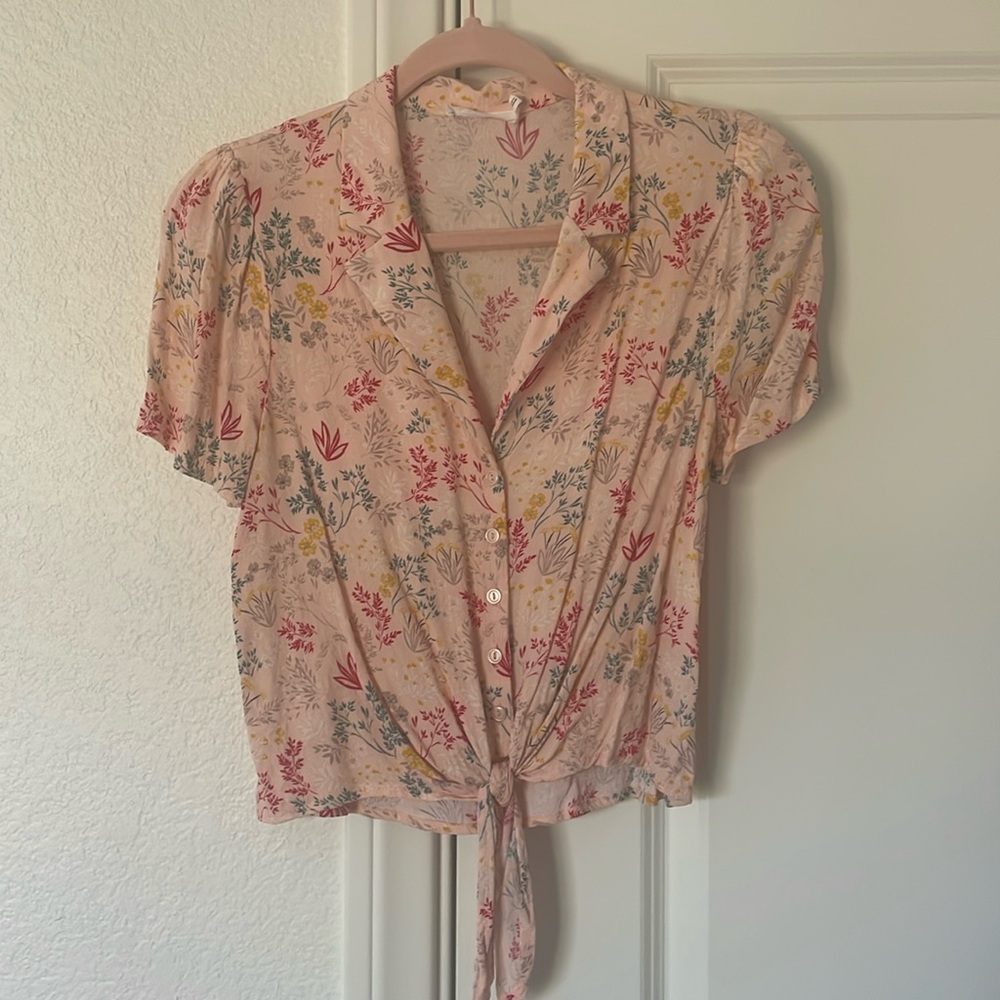 LUSH brand Small Women’s Tie Front Top